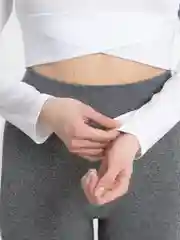 Белый спортивный топ, топ женский, женский топик для спорта, топ летний, топик