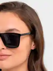 Очки солнцезащитные с футляром