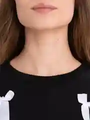 Черный футболка из бантиков укороченная