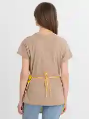 Желтый фартук кухонный