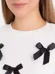 Белый футболка из бантиков укороченная