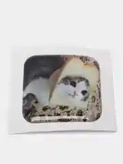 Светло-бежевый 3d наклейки стикеры на телефон (котики, мемы, аниме)