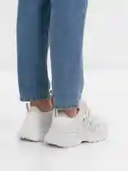 Белый кроссовки женские спортивные