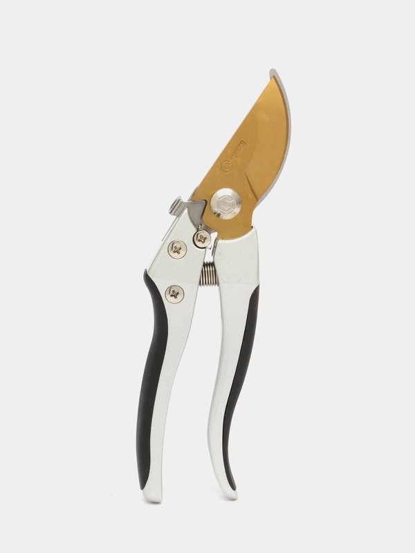 Секатор садовый плоскостной 1381 TITANIUM