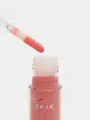 Ухаживающий блеск для губ с деликатным сиянием Intense SHIK