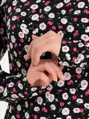 Платье женское в цветочек с вырезом на спине