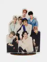 Голубой фигурка k-pop  Stray kids из дерева