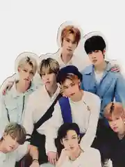 Голубой фигурка k-pop  Stray kids из дерева