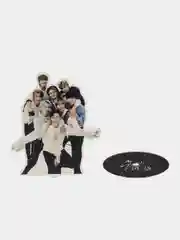 Желтый фигурка k-pop  Stray kids из дерева