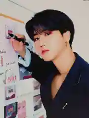 Зеленый фигурка k-pop  Stray kids из дерева