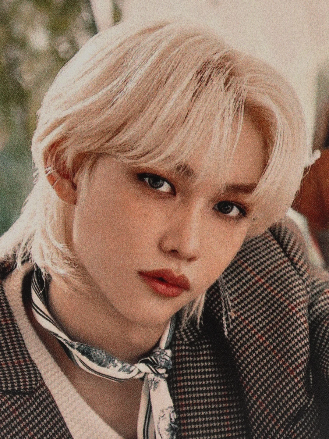 Золотой фигурка k-pop  Stray kids из дерева