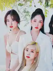 Бордовый плакат кпоп TWICE, k-pop, Твайс, постер