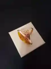 Женское изысканное кольцо