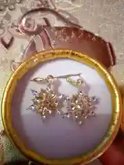 Женские изящные сережки