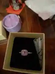 Женское кольцо с камнем