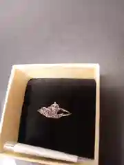 Женское изящное кольцо