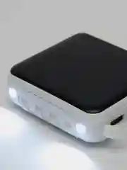 Белый powerbank со встроенными кабелями, Lightning, Type-C, фонарик, 20000 mAh
