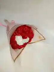 Букет роз из атласной ленты