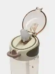 Карамельный бутылка для воды в школу, для спорта, на прогулку , в машину, в офис  650 мл