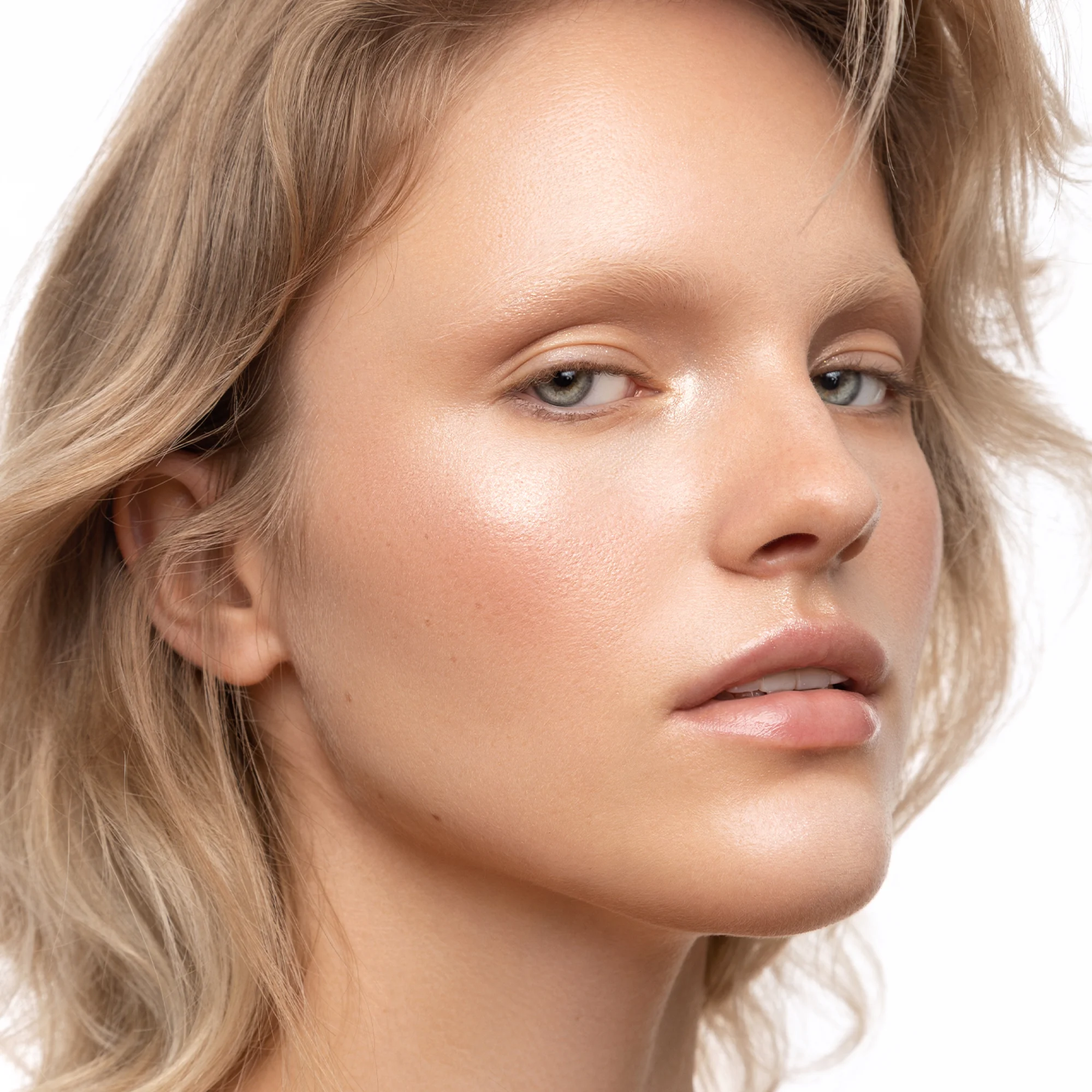 Консилер для молодости кожи Equilibrium Influence Beauty, тон 02