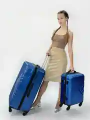 Чемодан на колесах, дорожный, пластиковый, размеры S, M, L