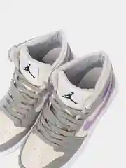 Серый металлик кроссовки женские высокие Nike, Air Jordan