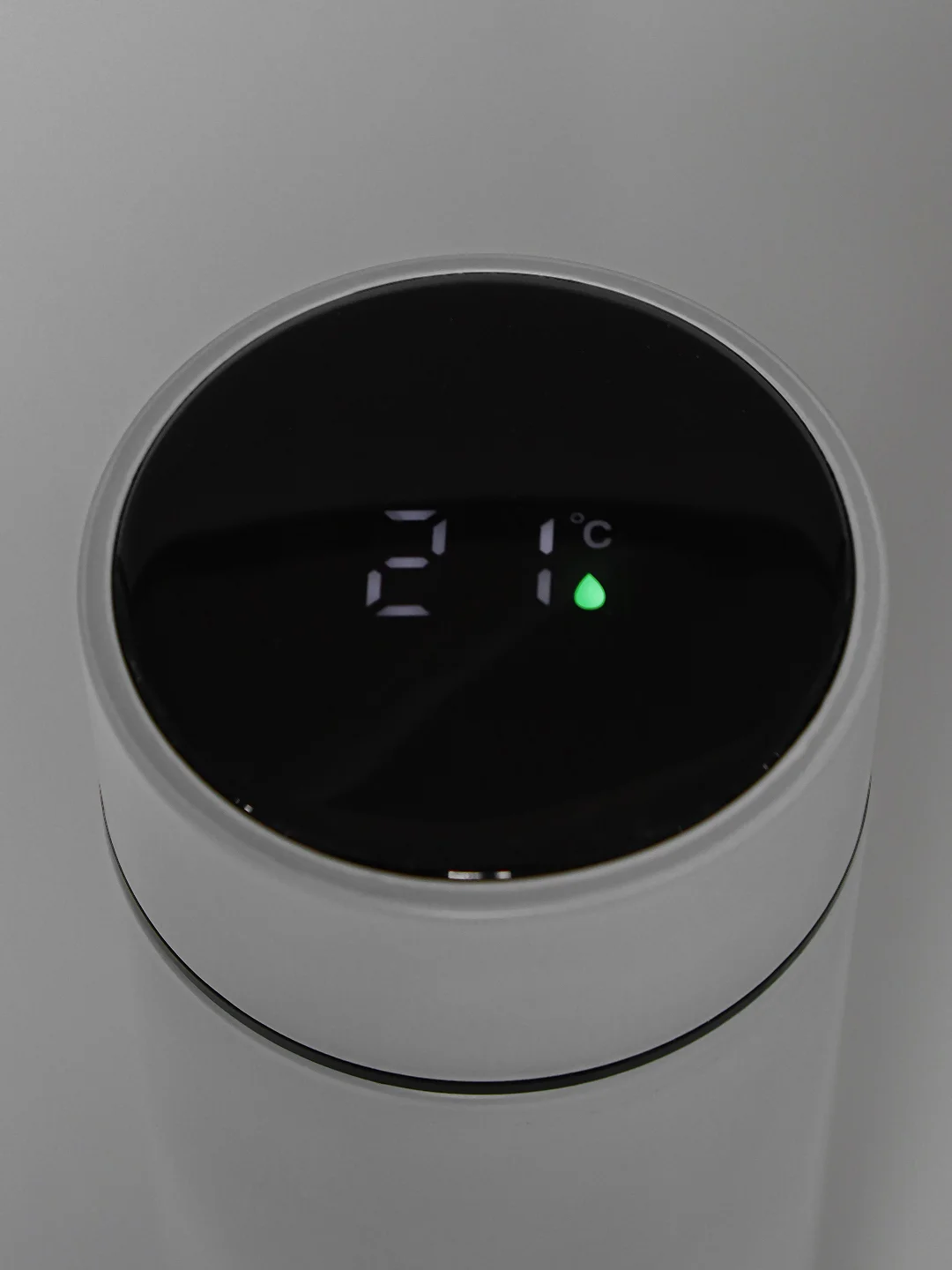 Белый термос с датчиком температуры и LED-дисплеем, 0,5 л