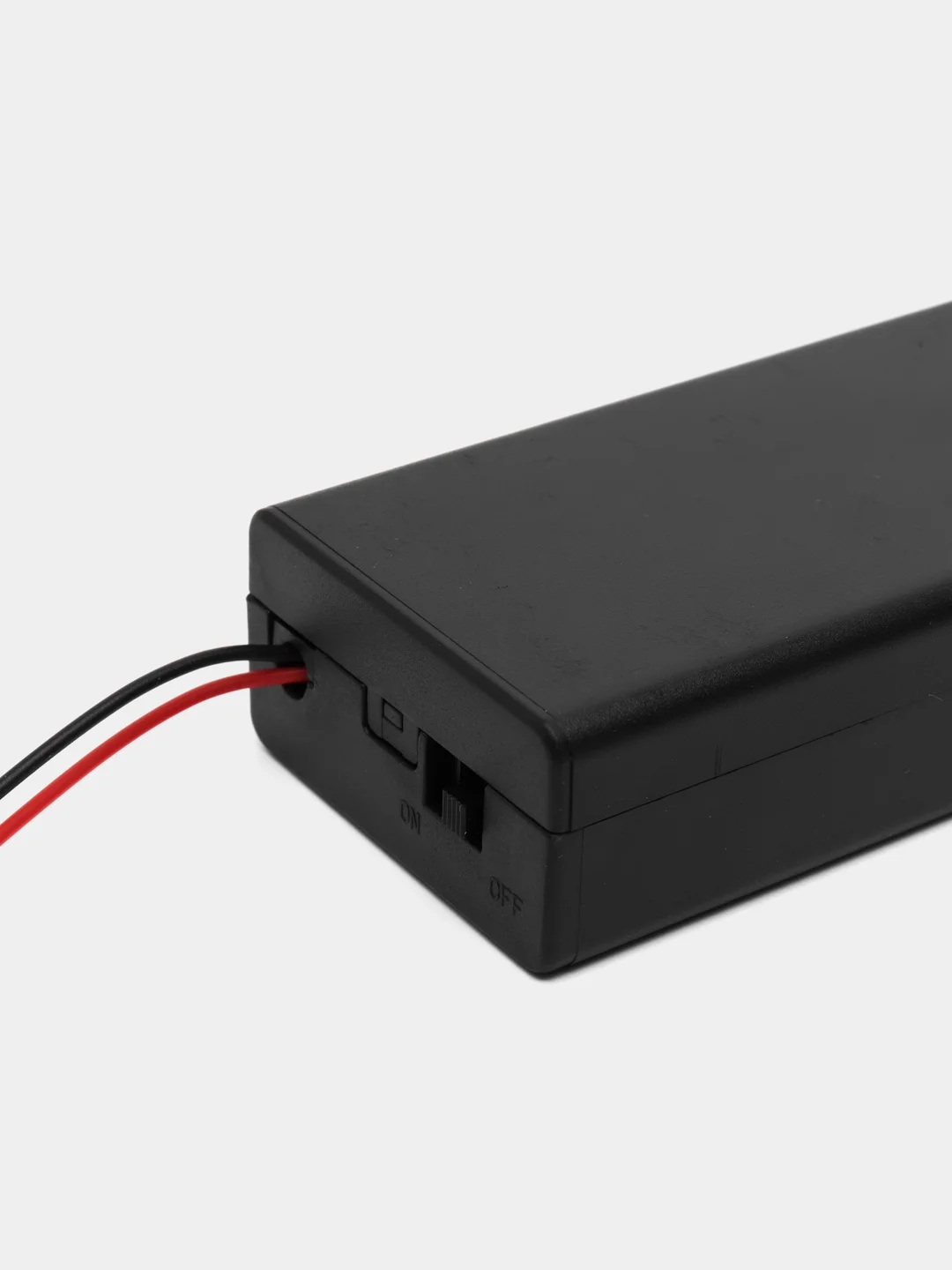 Черный батарейный отсек 2 x 18650 Li-ion закрытый с выключателем
