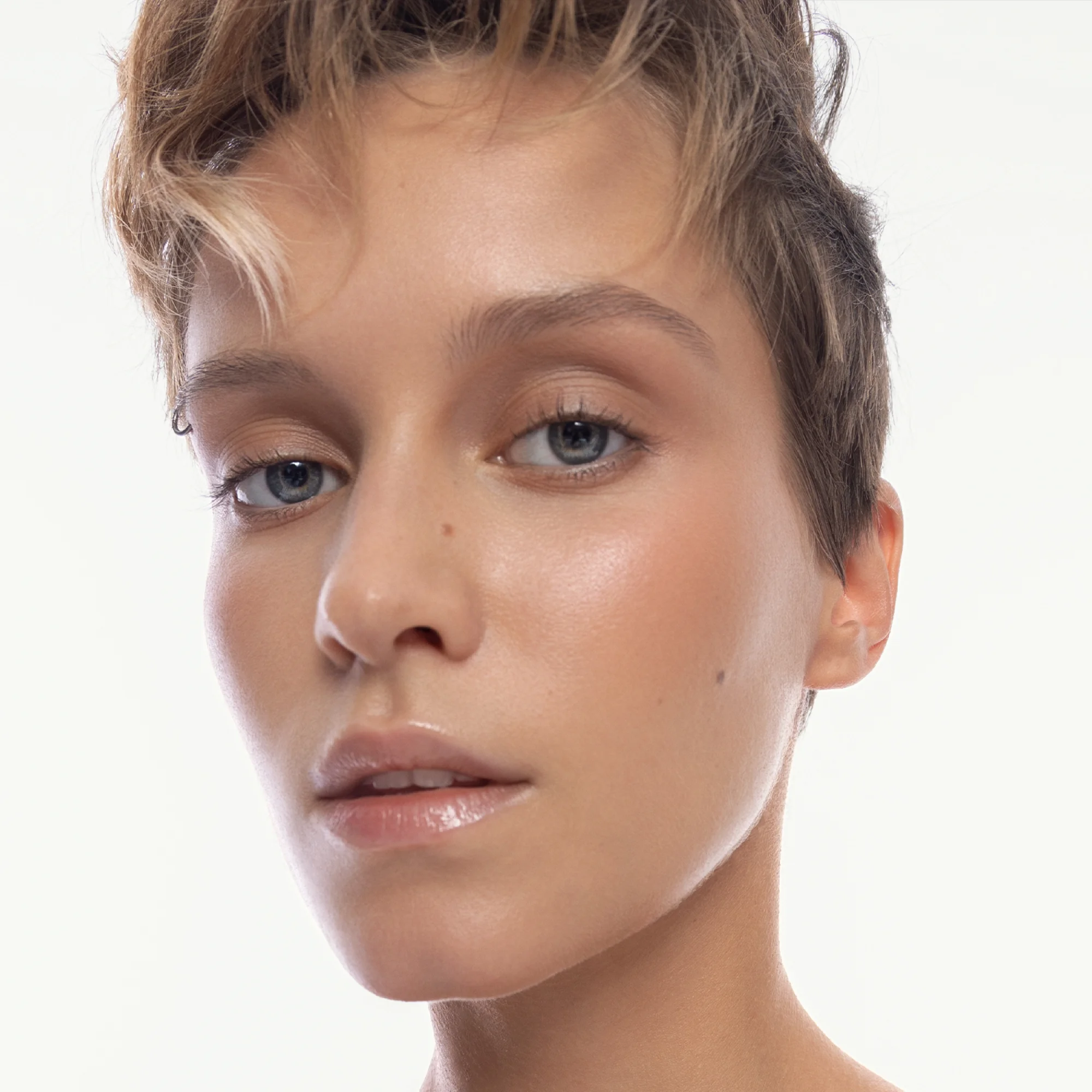 Тональная основа матирующая Skinnovation Matte Influence Beauty, тон 04