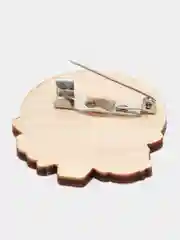 Черный значок деревянный "Аниме"