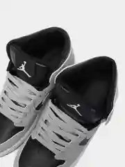 Серый кроссовки женские высокие Nike, Air Jordan