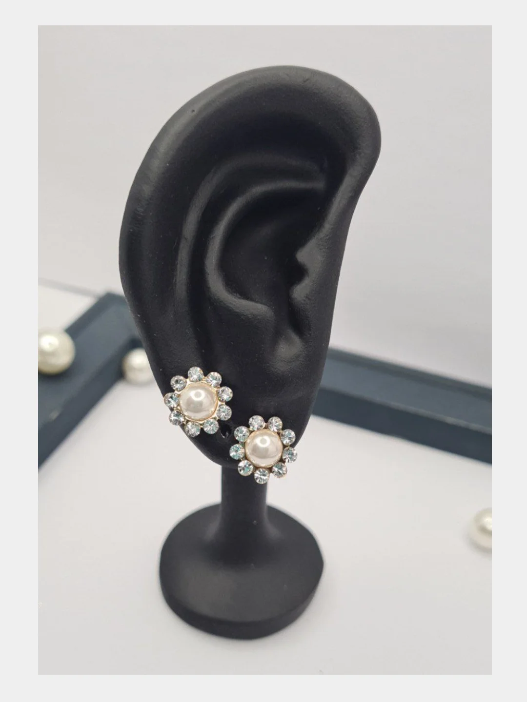 Белый серьги с камнем Swarovski, бижутерия