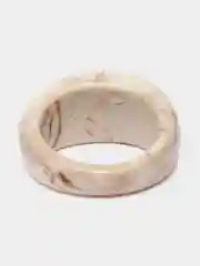 Бежевый кольцо из смолы