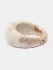 Бежевый кольцо из смолы