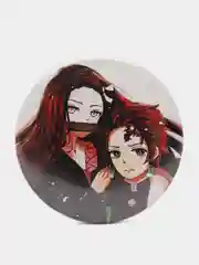 Белый значки по мотивам аниме Клинок рассекающий демонов (Kimetsu no Yaiba)