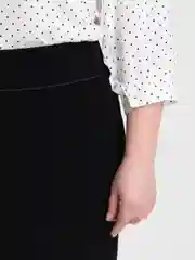Юбка женска, прямая со стразами снизу