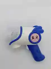 Синий пистолет с мыльными пузырями