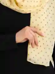 Лимонный платок легкий летний в горошек