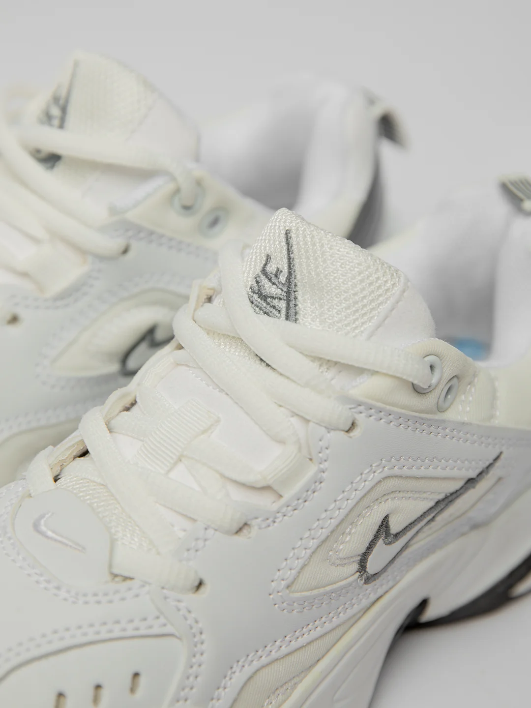 Белый женские кроссовки с логотипом Nike m2k tekno
