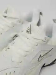 Белый женские кроссовки с логотипом Nike m2k tekno