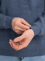 Тёмно-серый мужской джемпер
