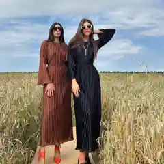 Женское плиссированное платье с поясом. Чёрное, белое платье макси (в пол). Для беременных