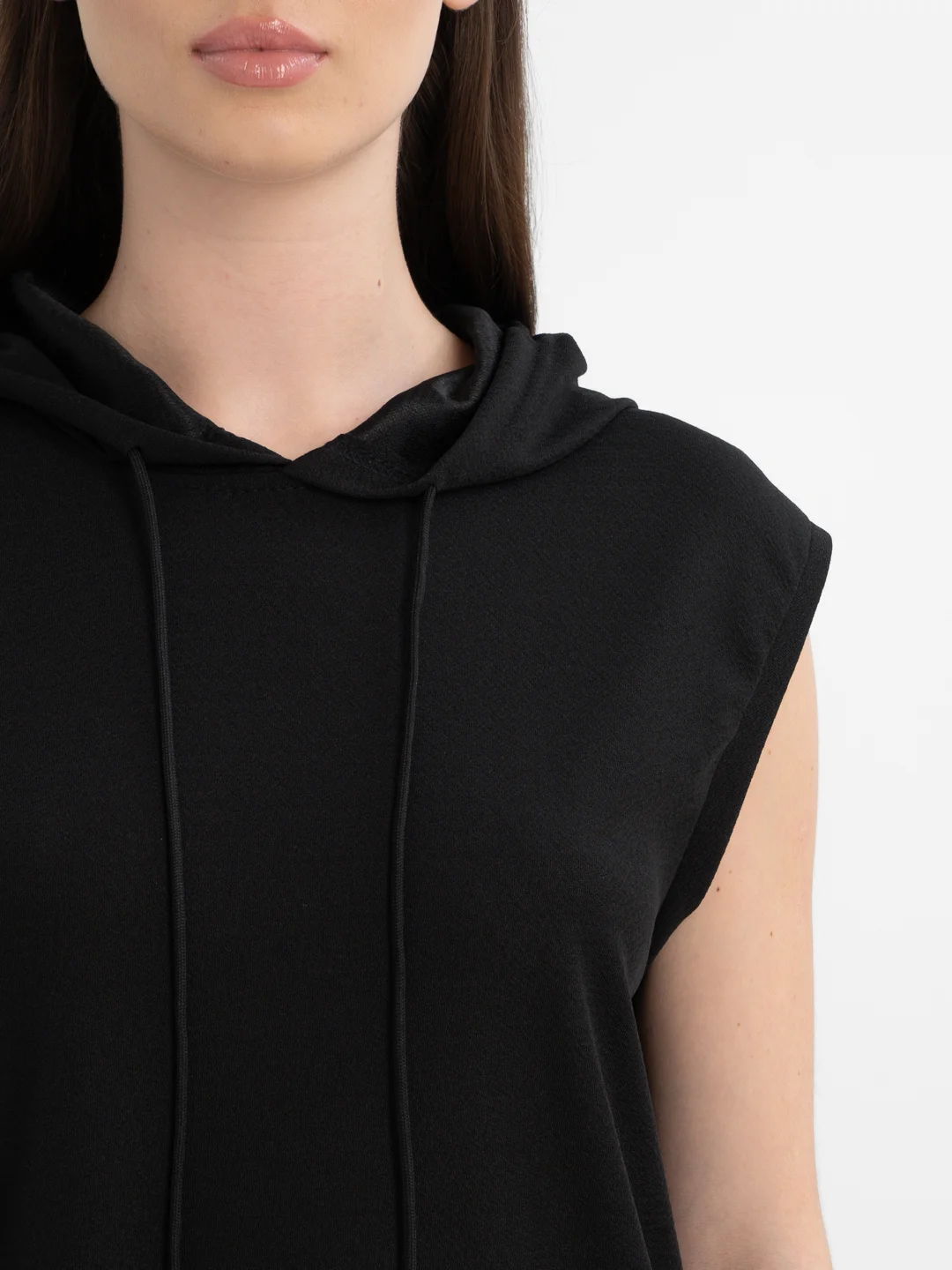 Trend D / Футболка женская черная с капюшоном Unisex