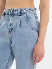 Джинсы женские бананы