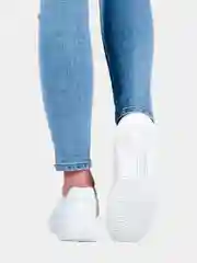 Кроссовки женские