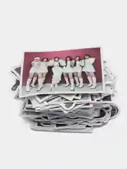 Алый наклейки и стикеры kpop Джи-Айдл , (G)I-DLE, Stray Kids и Twice, Ive, Ateez, Itzy