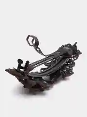 Багровый заколка