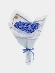 Синий букет роз из атласной ленты