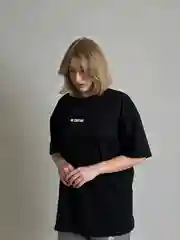 Черный футболка оверсайз с принтом  Не Святая