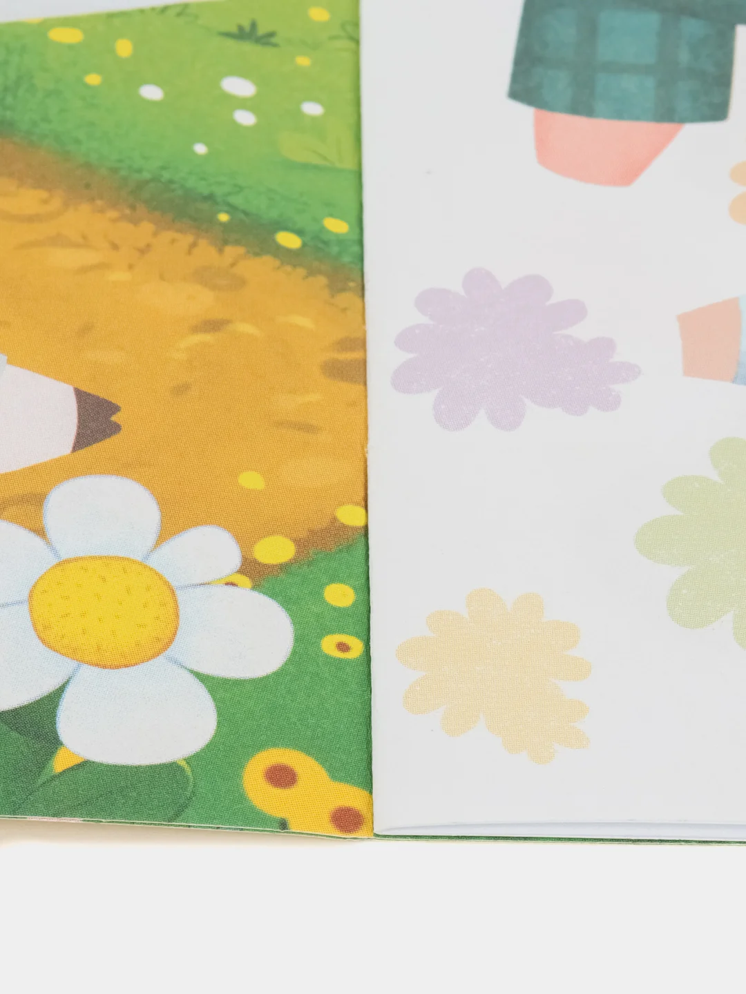 Алый аппликация Буренка Даша для детей 3-5 лет, 14*20 см, 14 стр, 4 картинки